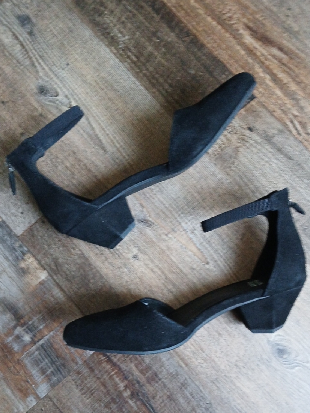Eileen Fisher Just Suede Ankle-Strap Pump 7.5 - Picture 4 of 6